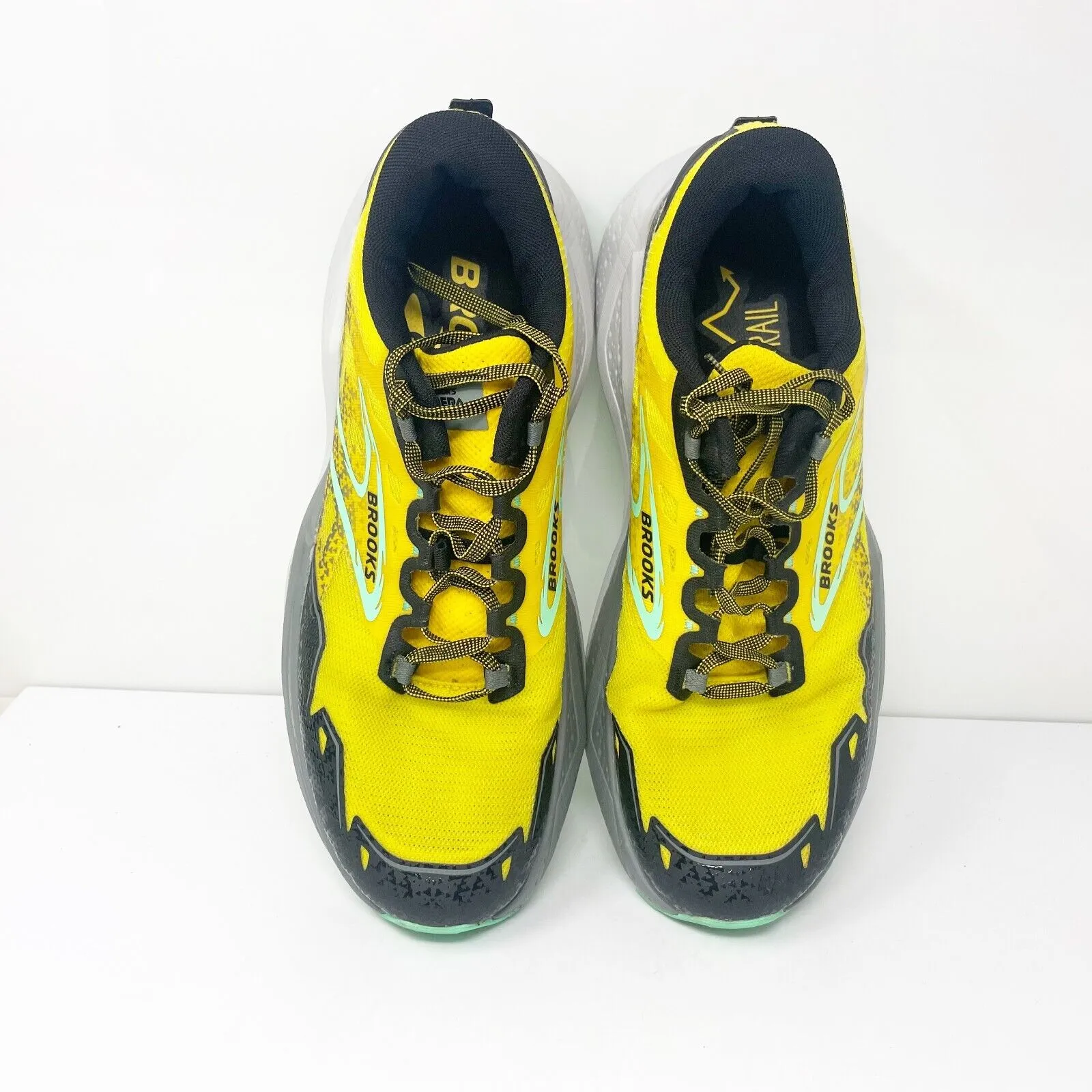 Brooks Mens Caldera 7 1104151D741 Yellow Running Shoes Sneakers Size 11 D