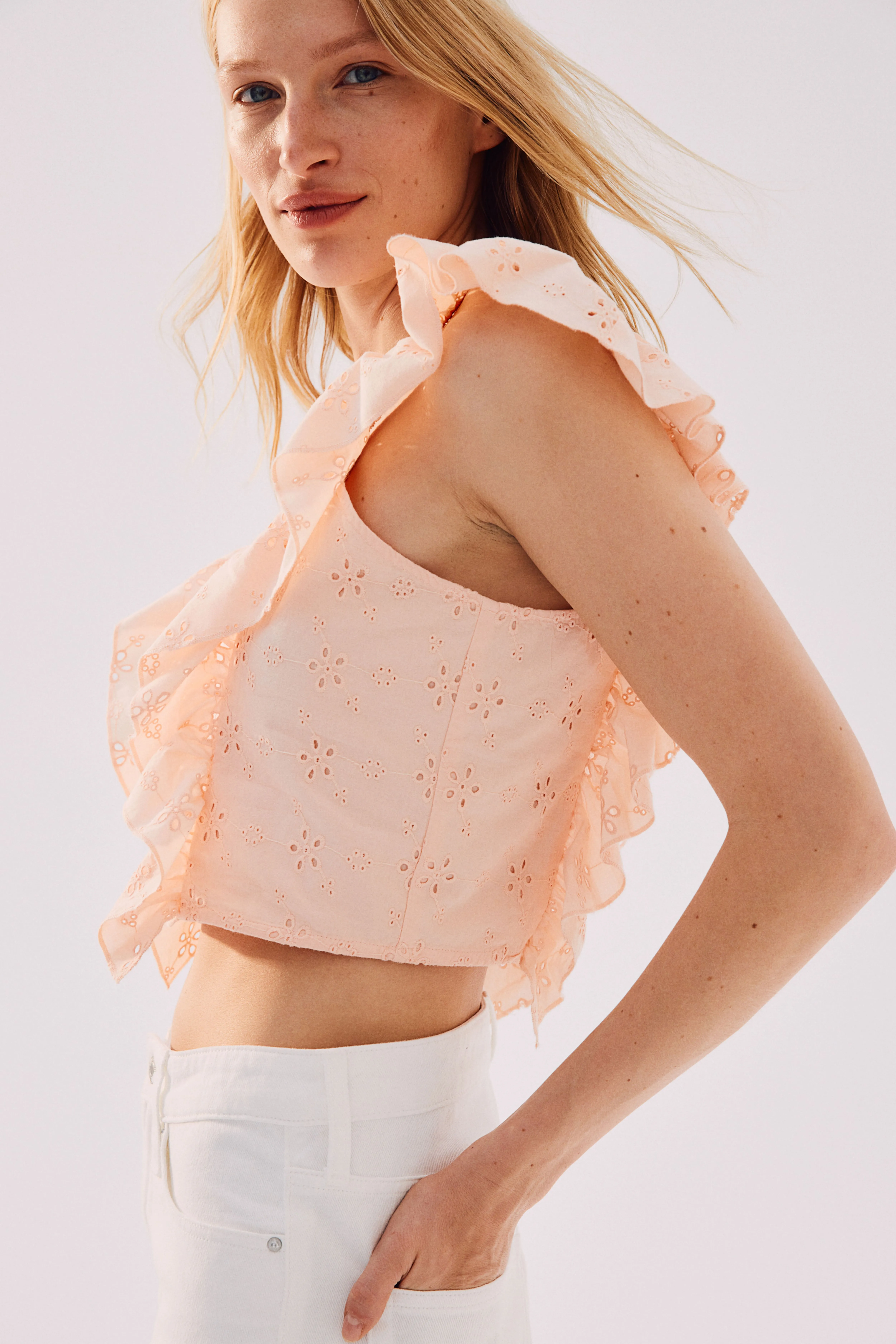 Cropped broderie anglaise blouse - Sweetheart neckline - Sleeveless - Powder pink - Ladies | H&M GB