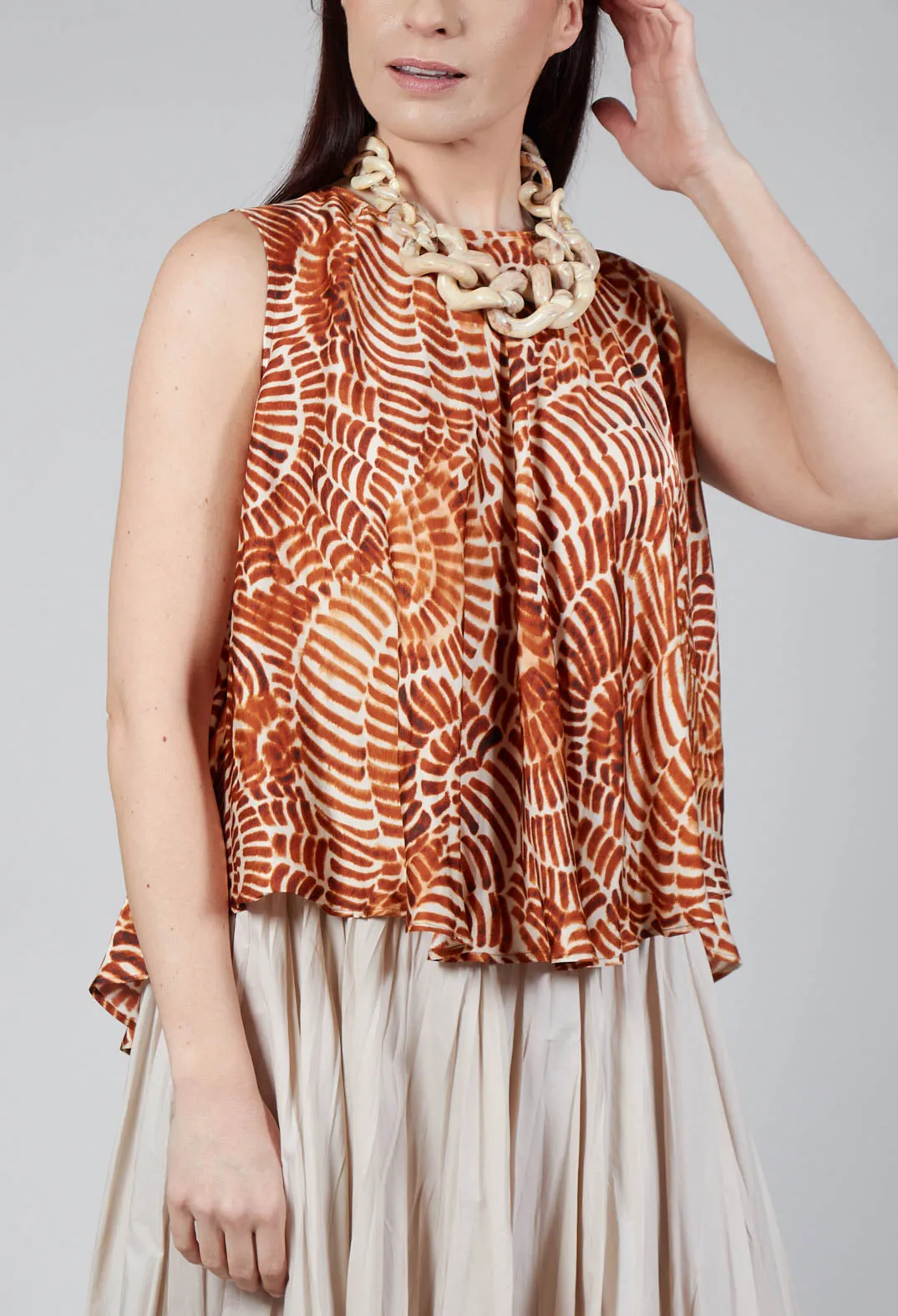 Sleeveless Blouse in Shell Print